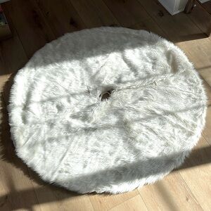 Wondershop Cream Fur Tree Skirt